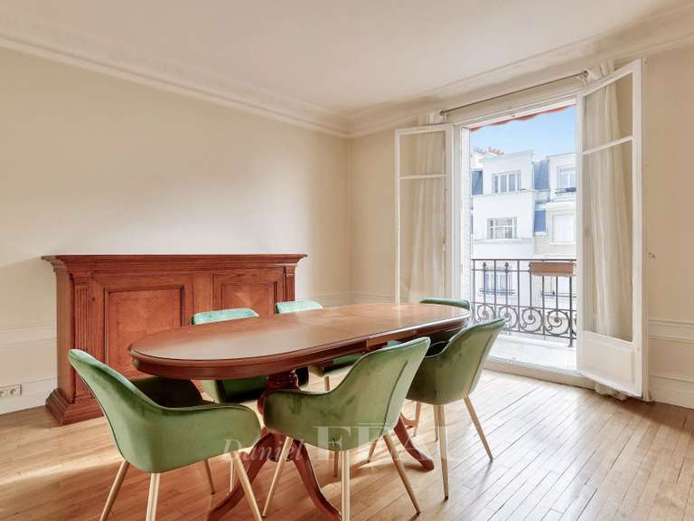 Appartement Paris 16e - 3 chambres - 144m²