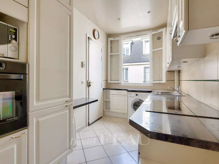 Appartement Paris 16e - 3 chambres - 144m²