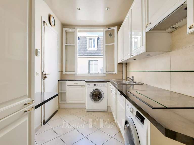 Appartement Paris 16e - 3 chambres - 144m²