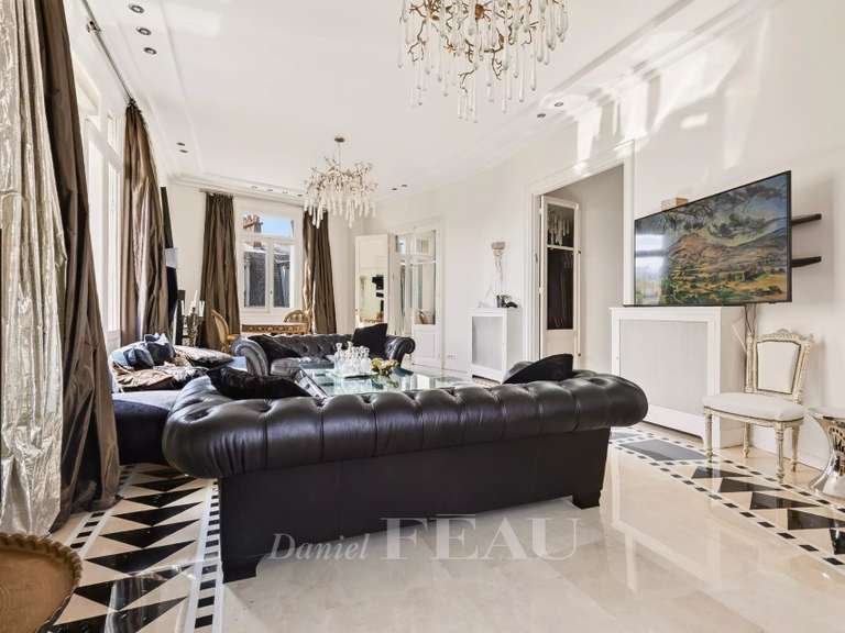 Appartement Paris 16e - 3 chambres - 237m²