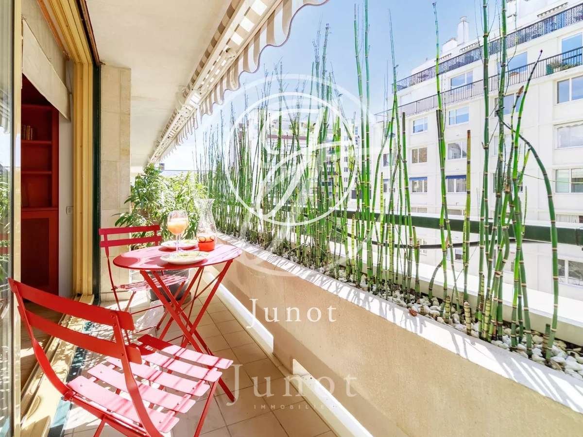 Apartment Paris 16e