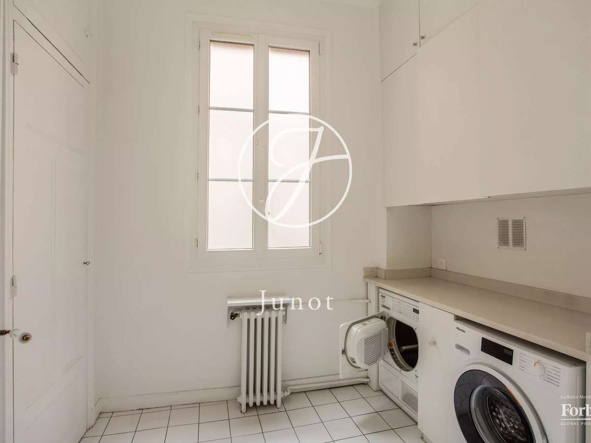 Apartment Paris 16e