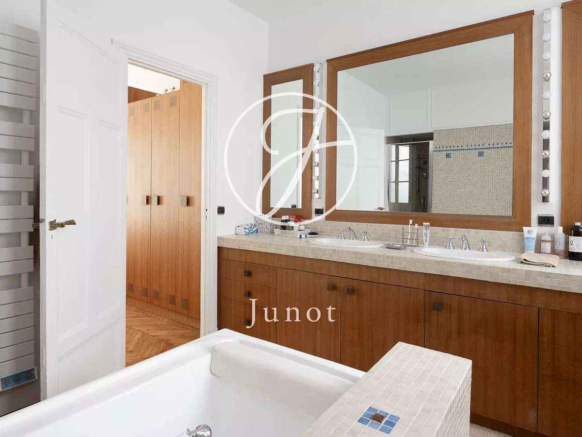 Apartment Paris 16e