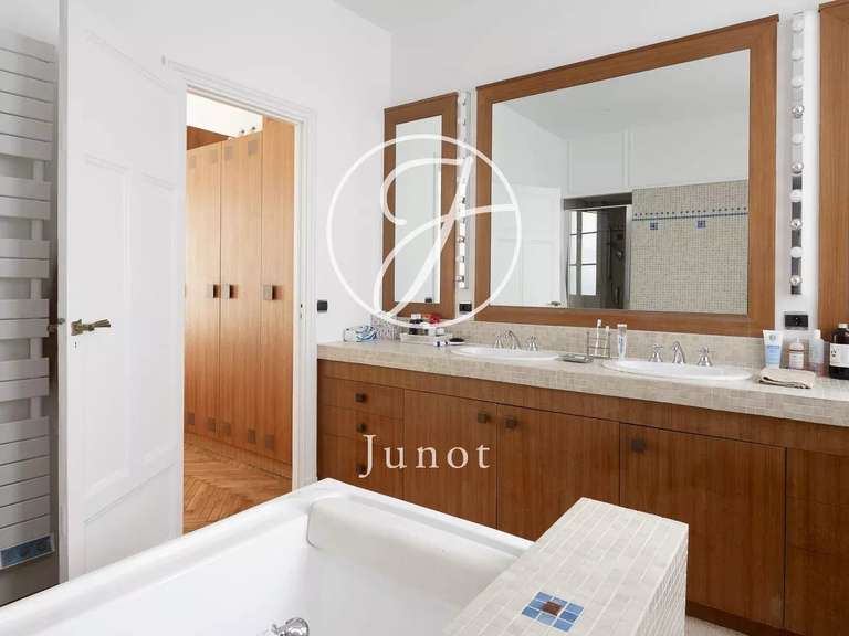 Apartment Paris 16e - 5 bedrooms - 279m²