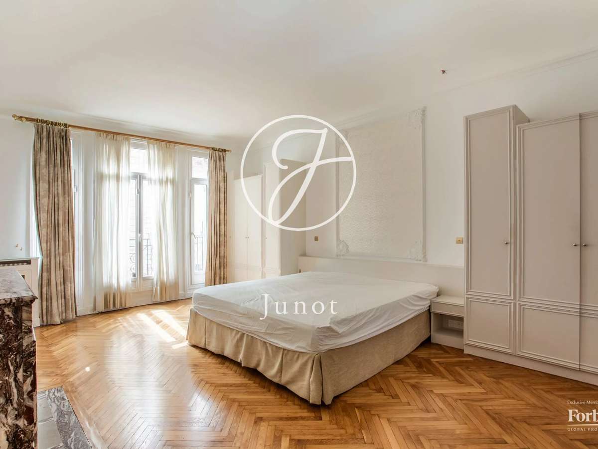 Apartment Paris 16e