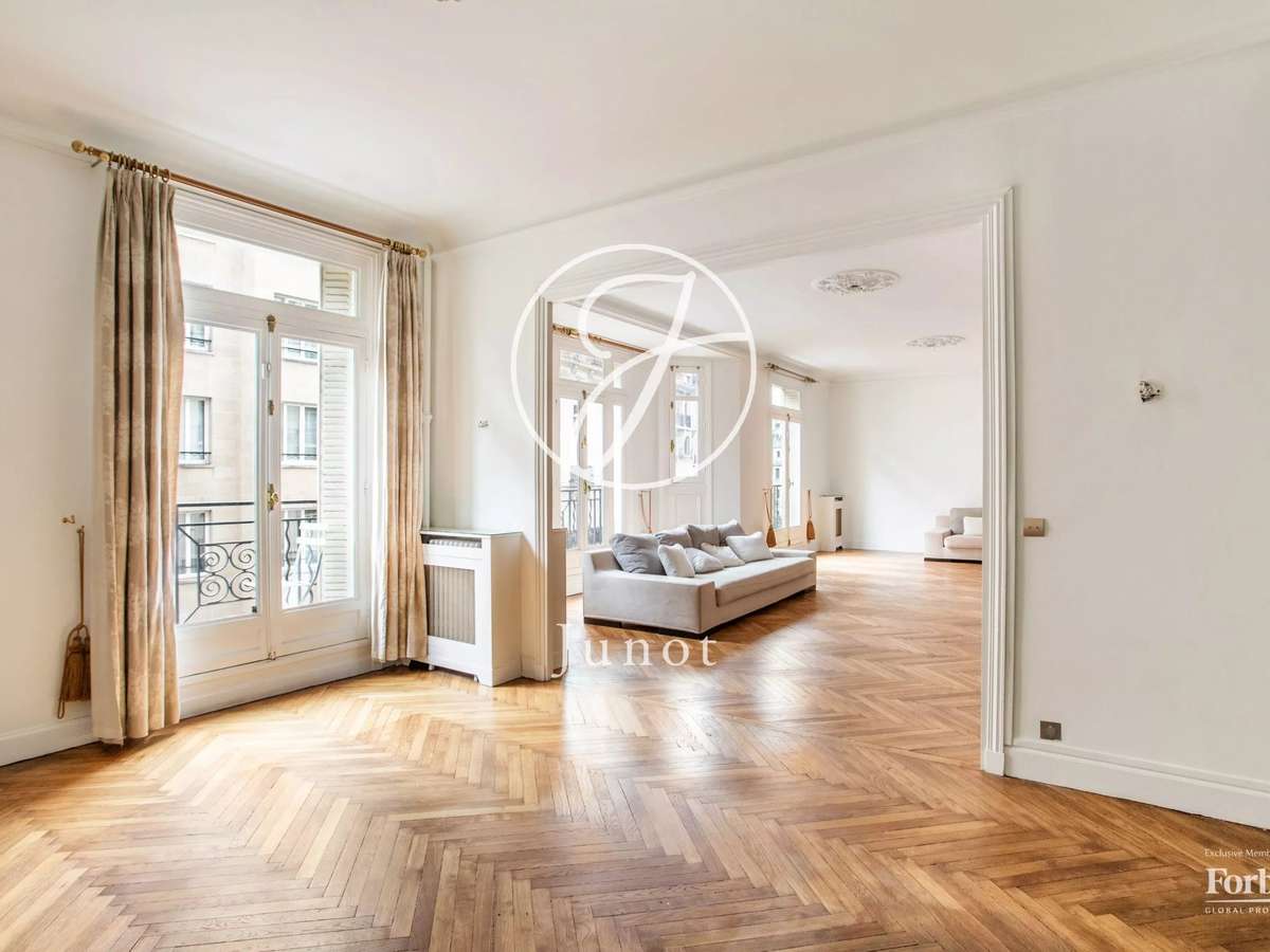 Apartment Paris 16e