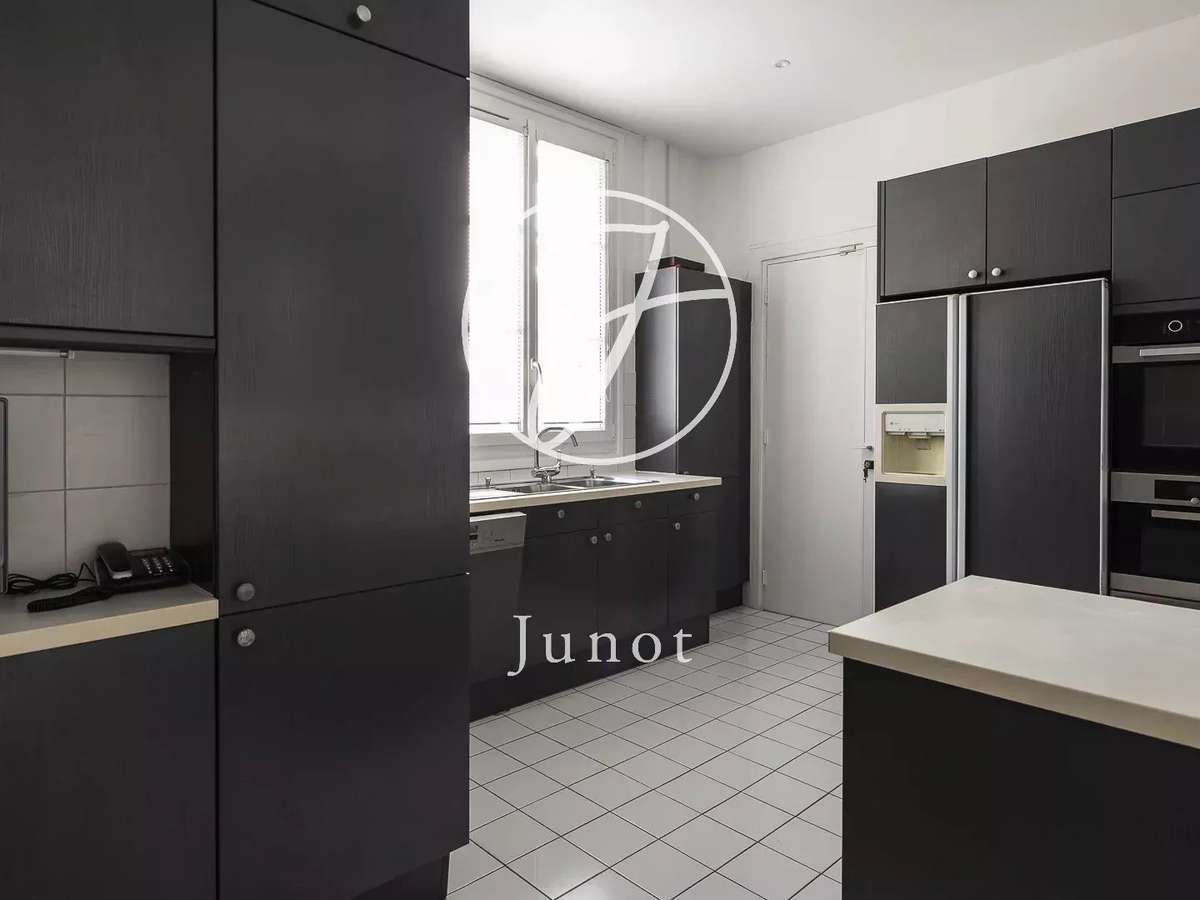 Apartment Paris 16e