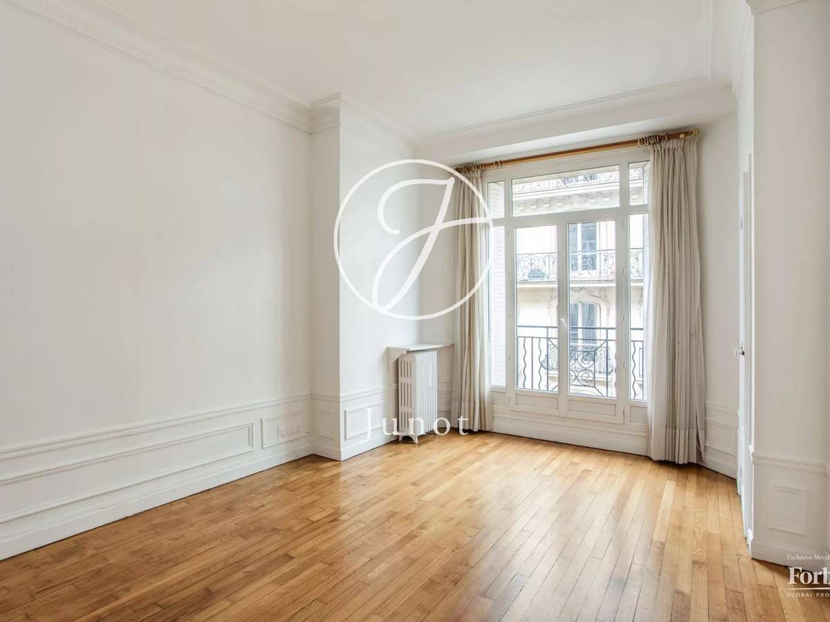 Apartment Paris 16e