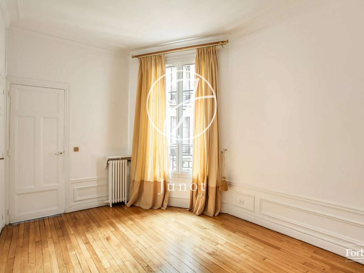 Apartment Paris 16e