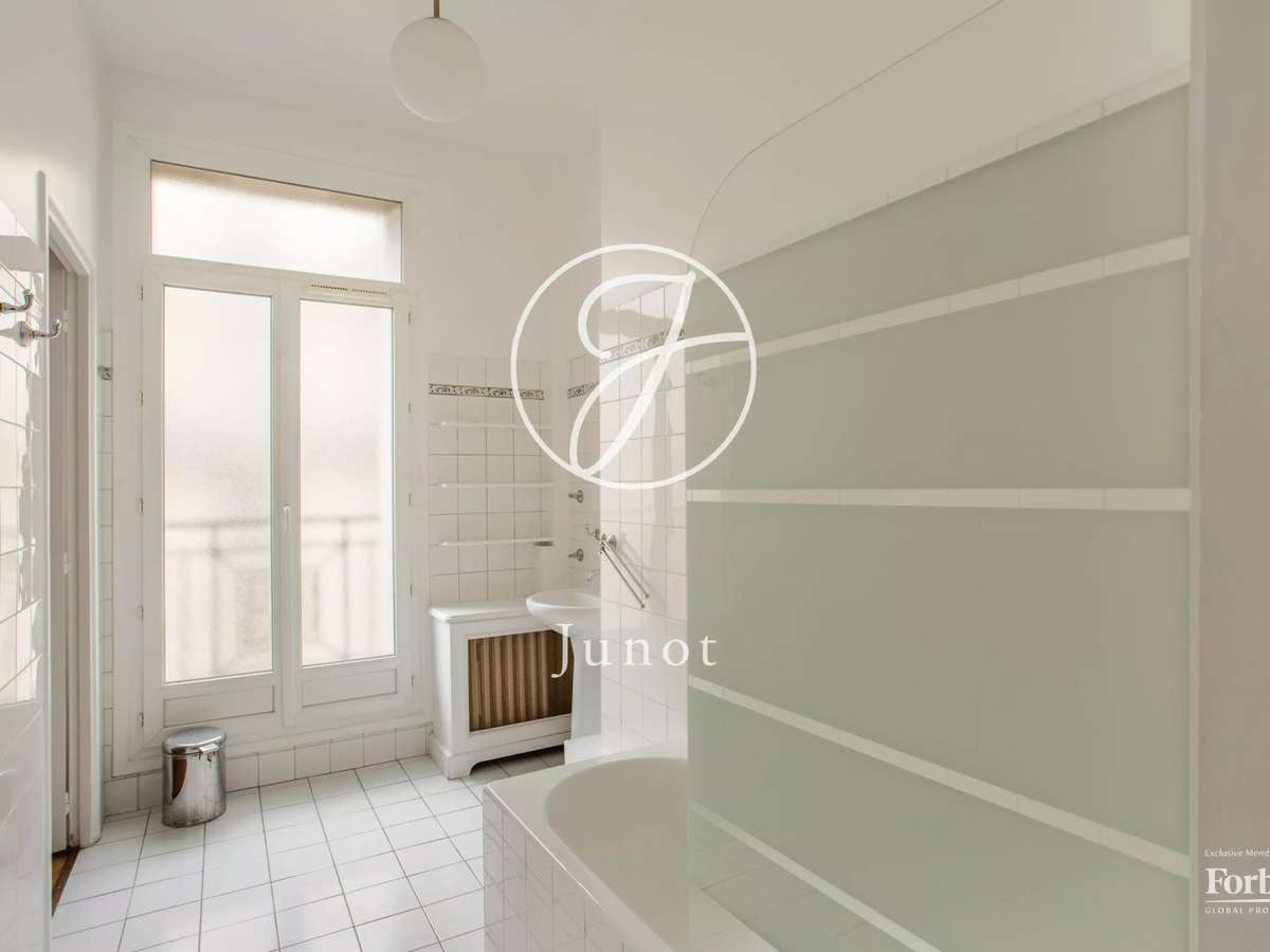 Apartment Paris 16e