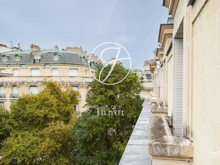 Appartement Paris 16e - 5 chambres - 202m²