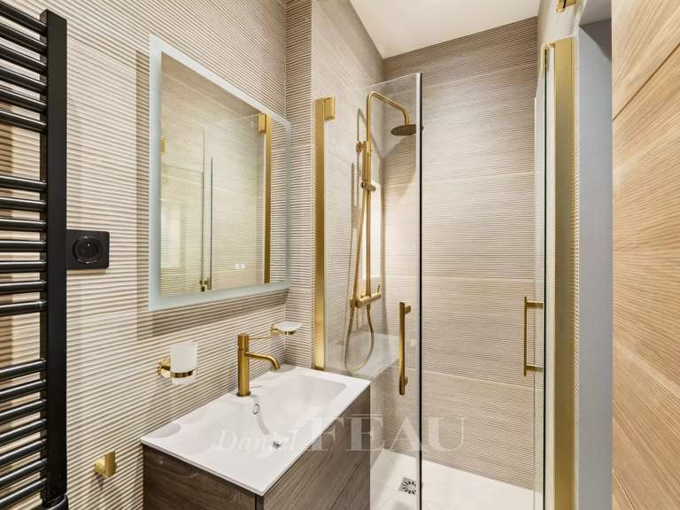 Appartement Paris 16e - 16m²