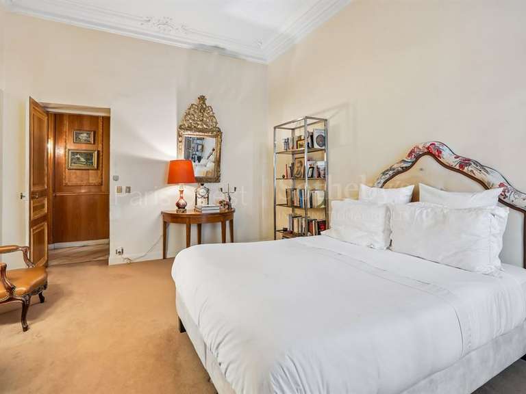 Appartement Paris 16e - 4 chambres - 254m²