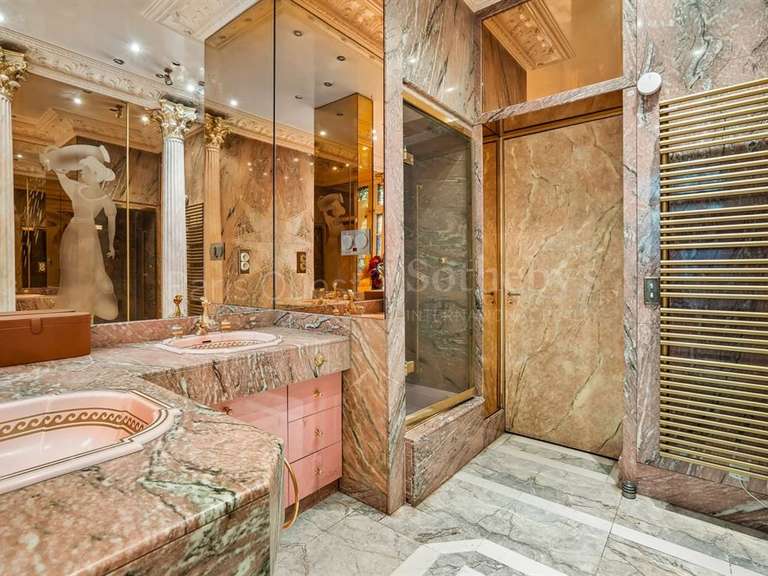Appartement Paris 16e - 4 chambres - 254m²