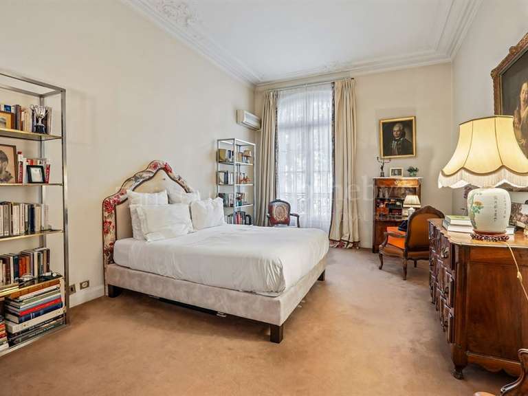Appartement Paris 16e - 4 chambres - 254m²