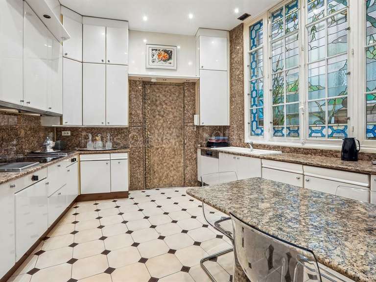 Appartement Paris 16e - 4 chambres - 254m²