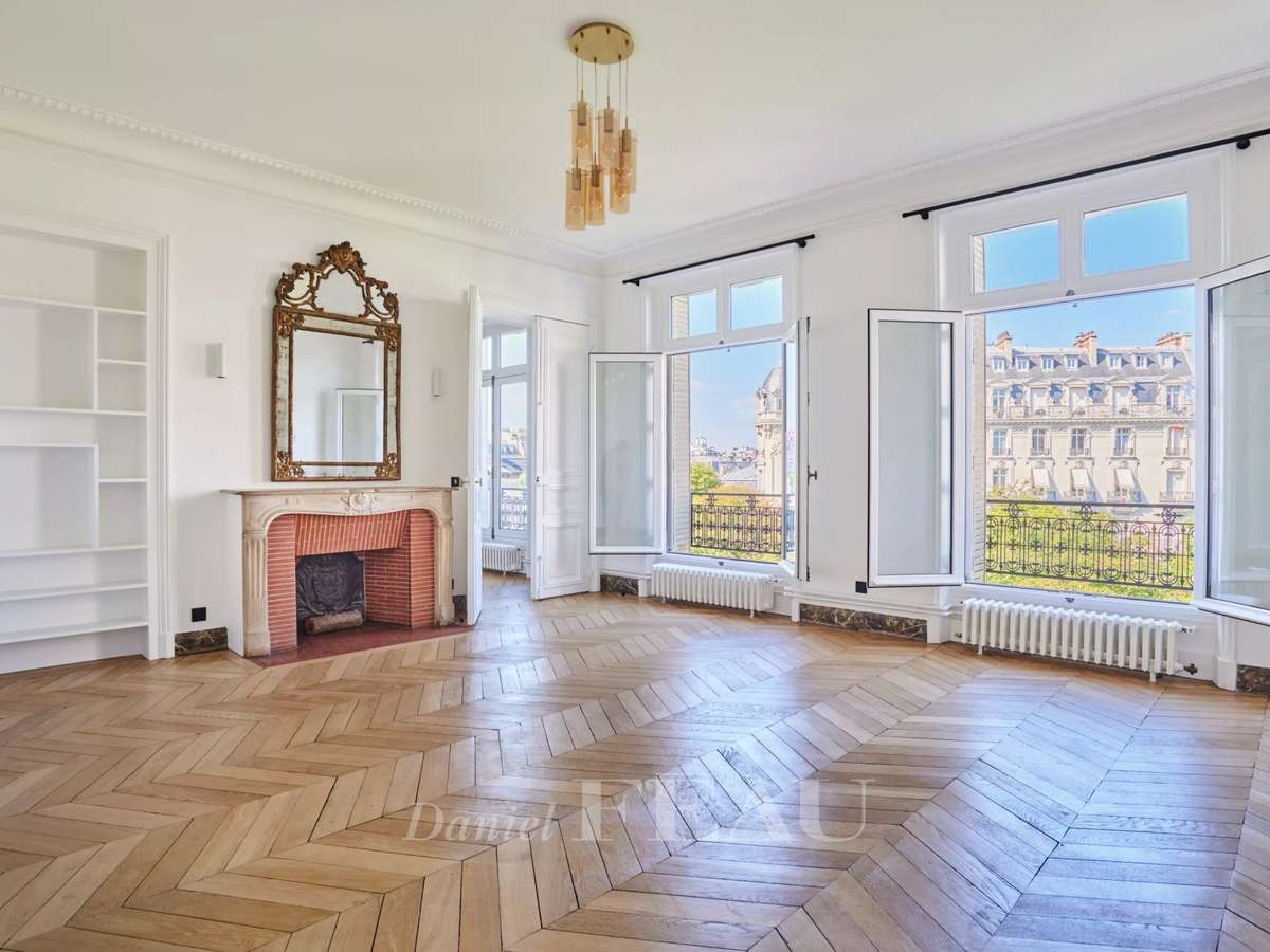 Apartment Paris 16e