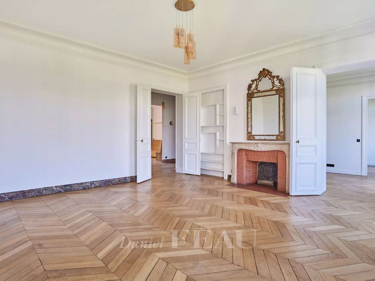 Apartment Paris 16e