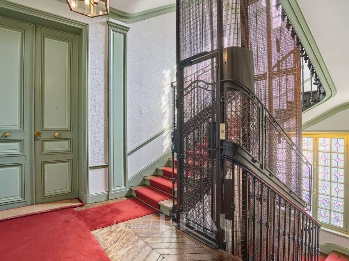 Apartment Paris 16e