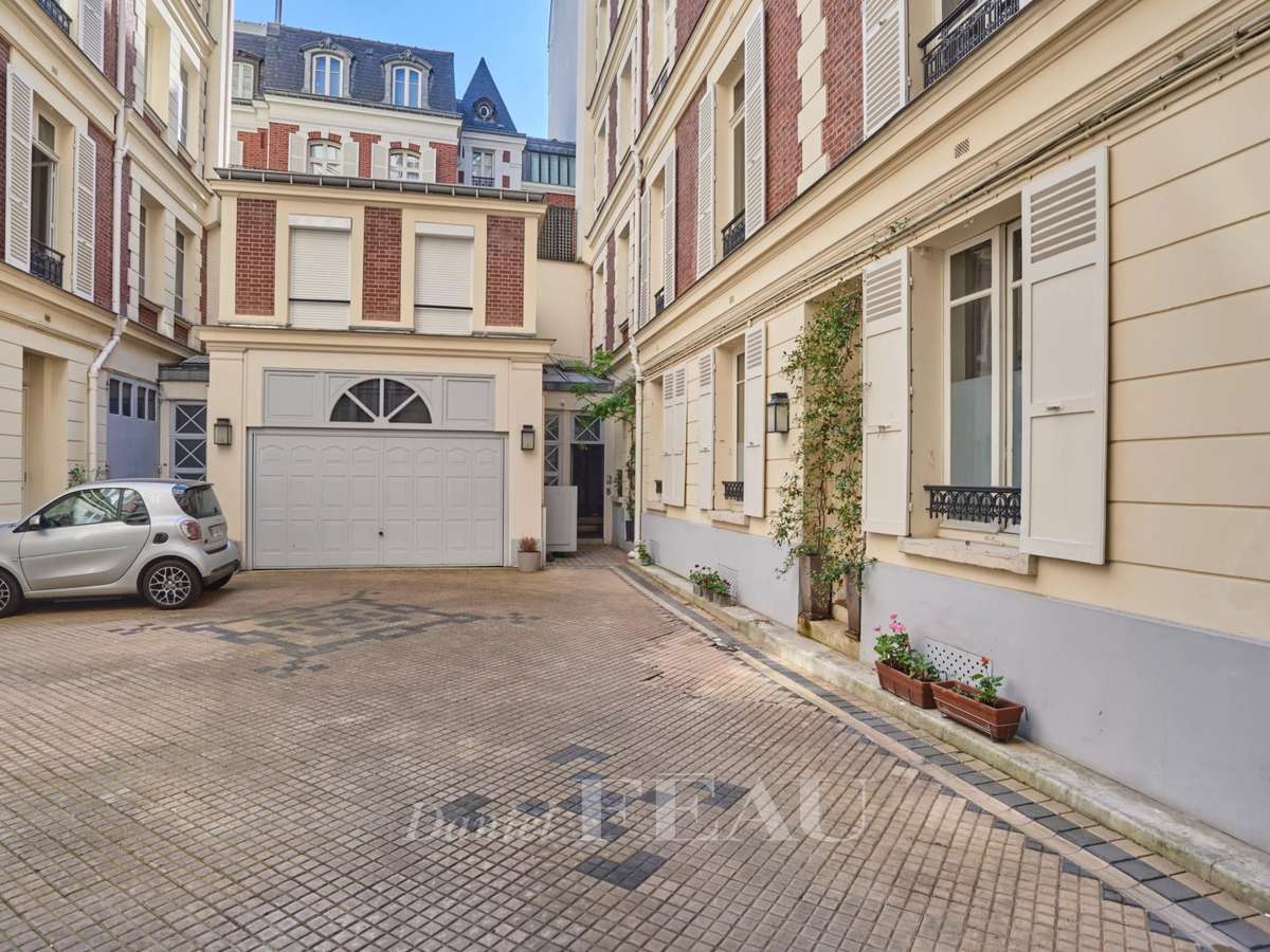 Apartment Paris 16e