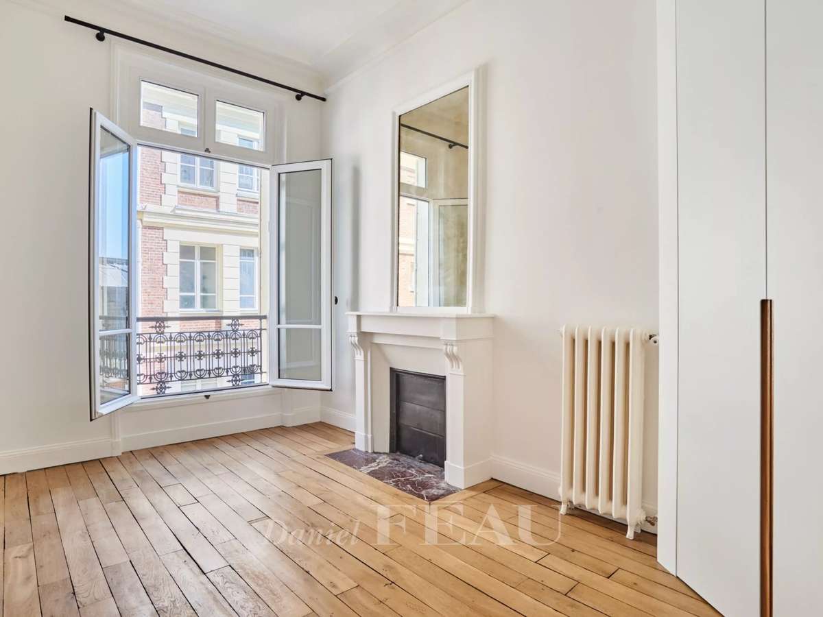Apartment Paris 16e