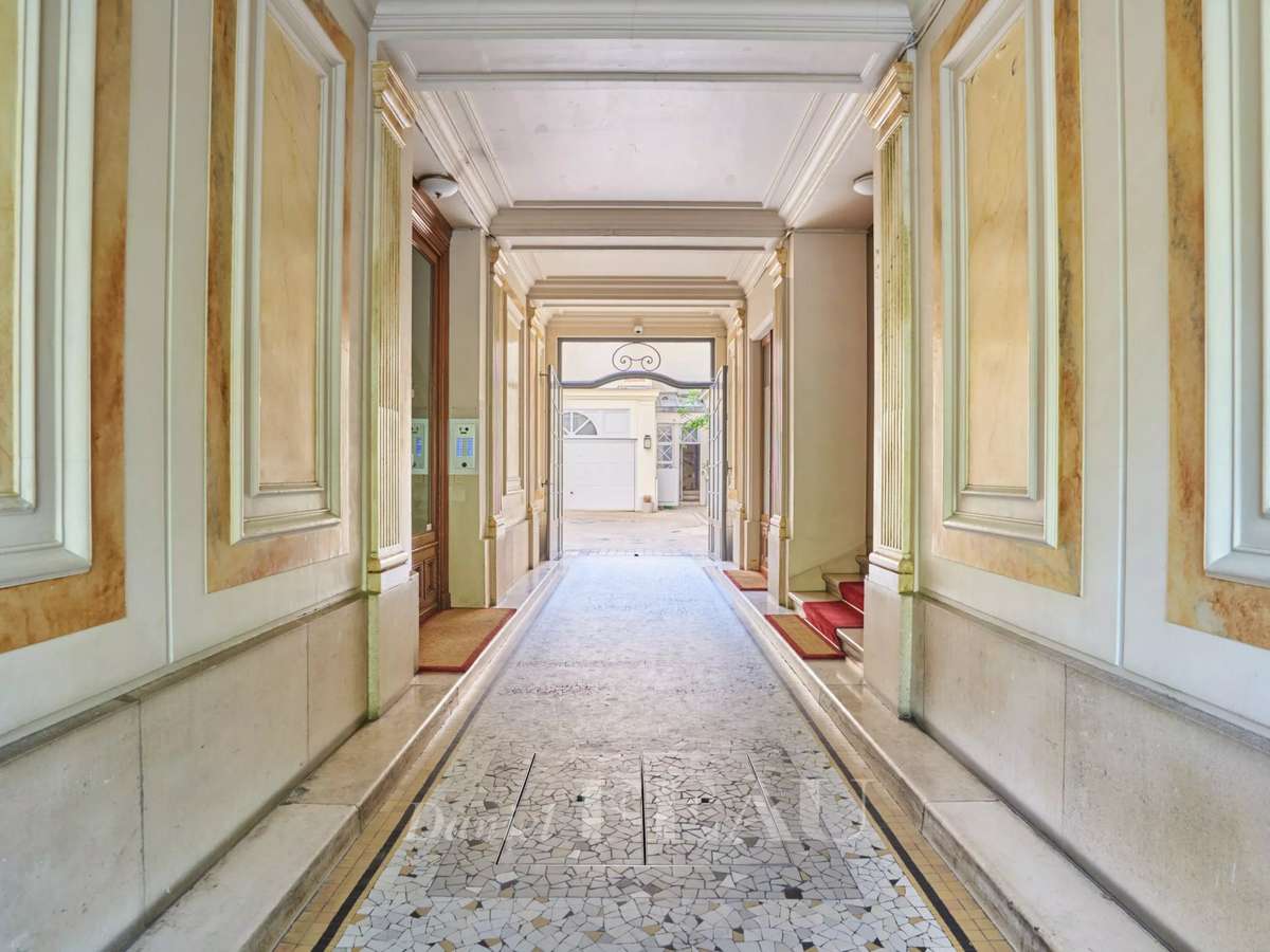 Apartment Paris 16e