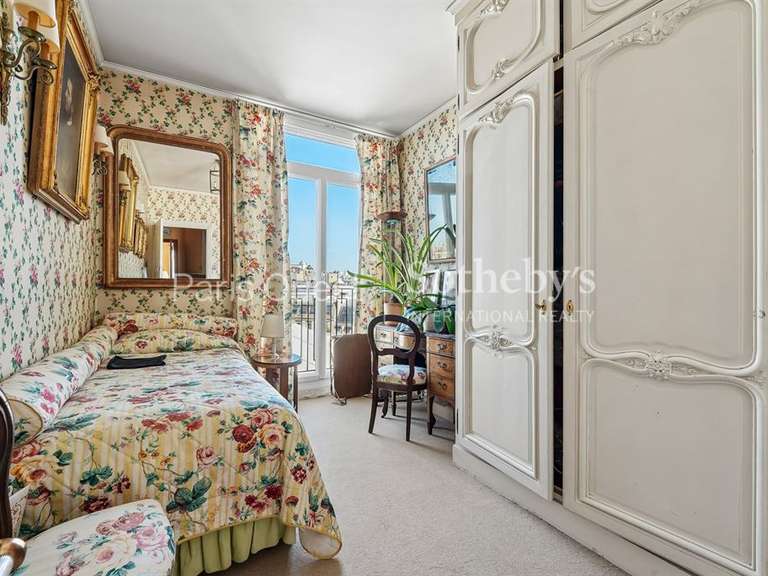 Appartement Paris 16e - 3 chambres - 177m²