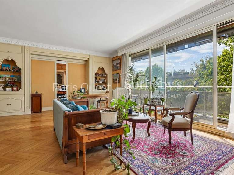 Appartement Paris 16e - 3 chambres - 178m²