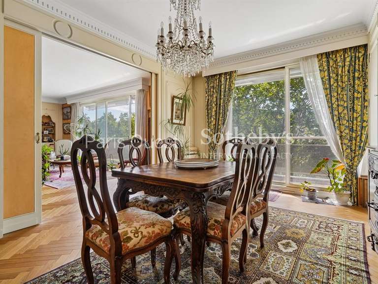 Appartement Paris 16e - 3 chambres - 178m²