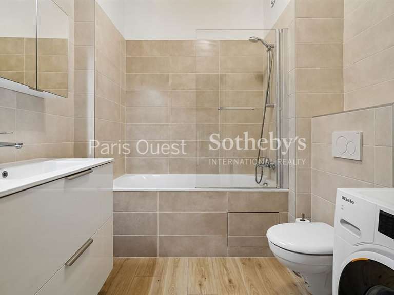 Appartement Paris 16e - 3 chambres - 178m²