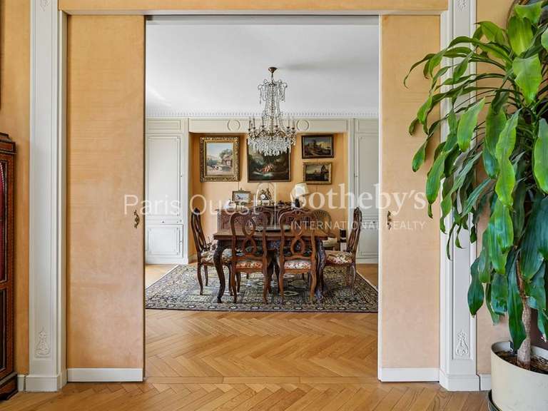 Appartement Paris 16e - 3 chambres - 178m²