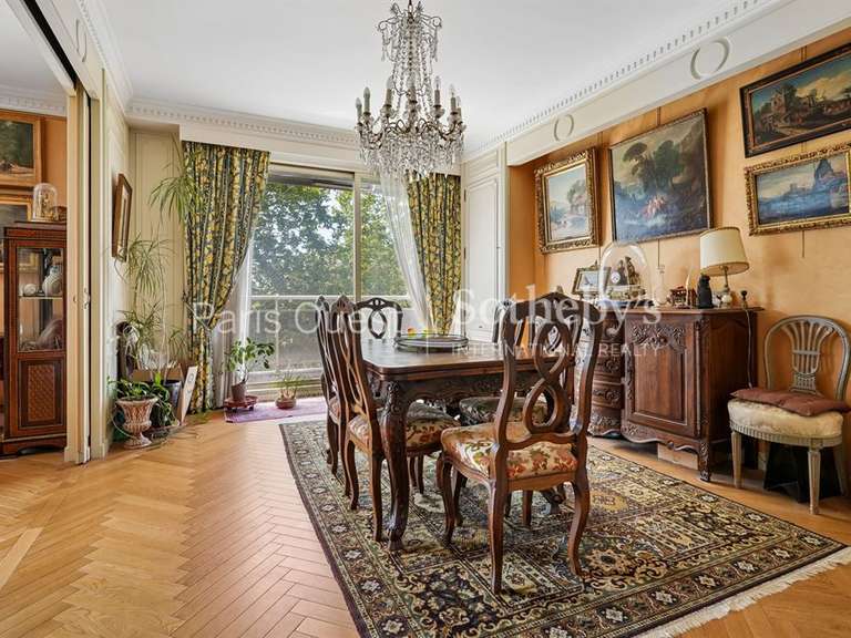 Appartement Paris 16e - 3 chambres - 178m²