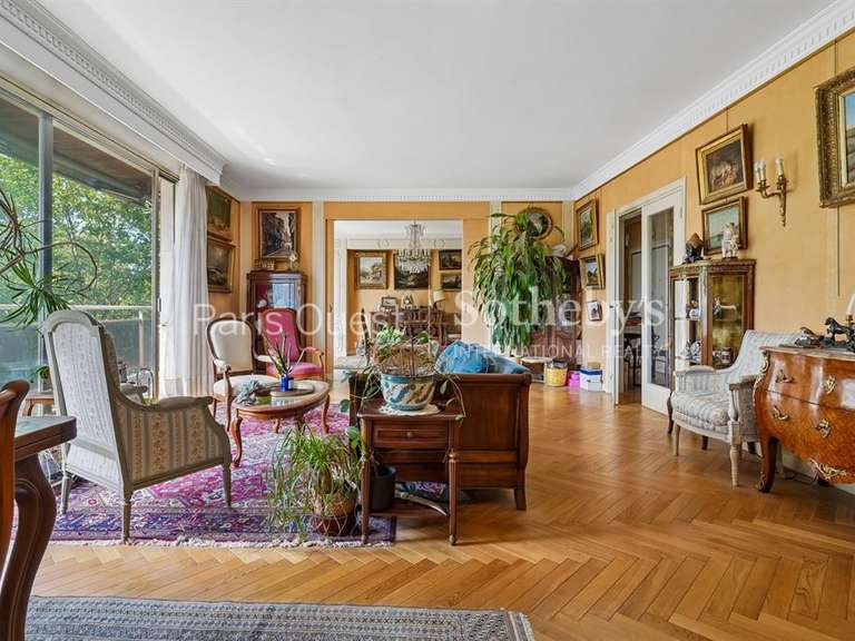 Appartement Paris 16e - 3 chambres - 178m²