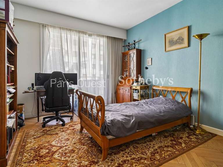 Appartement Paris 16e - 3 chambres - 178m²