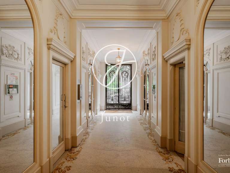 Appartement Paris 16e - 3 chambres - 127m²