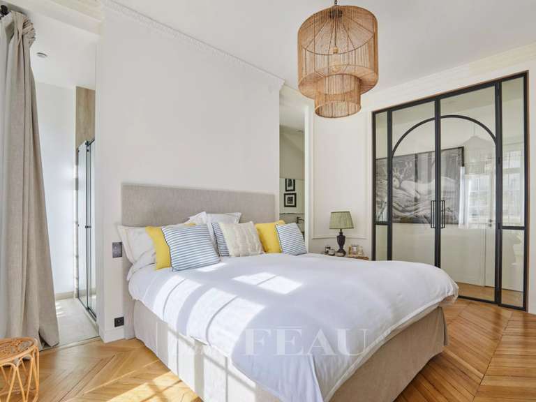 Appartement Paris 16e - 4 chambres - 230m²