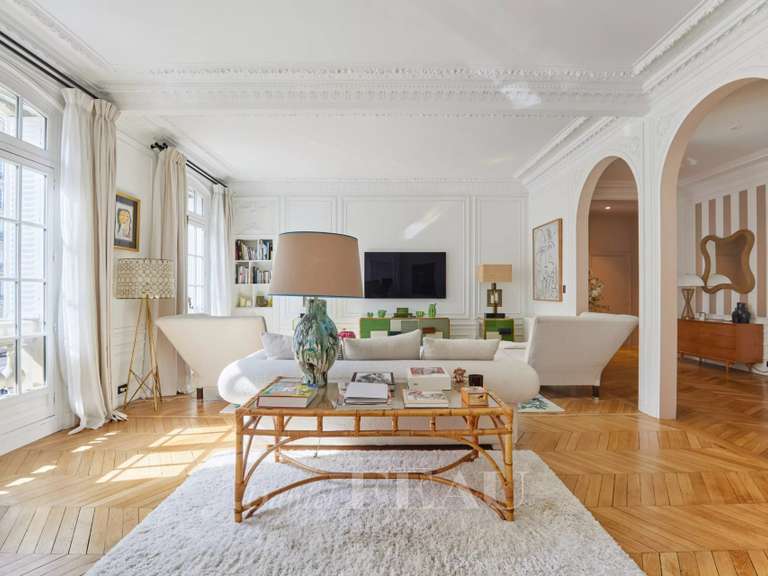 Appartement Paris 16e - 4 chambres - 230m²