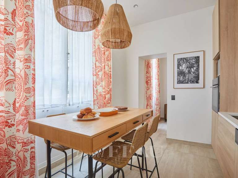 Appartement Paris 16e - 4 chambres - 230m²