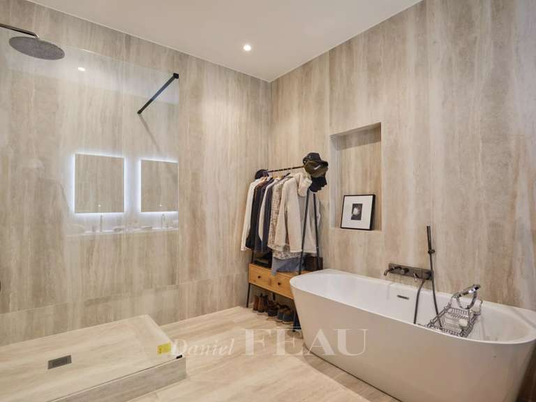Appartement Paris 16e - 4 chambres - 230m²