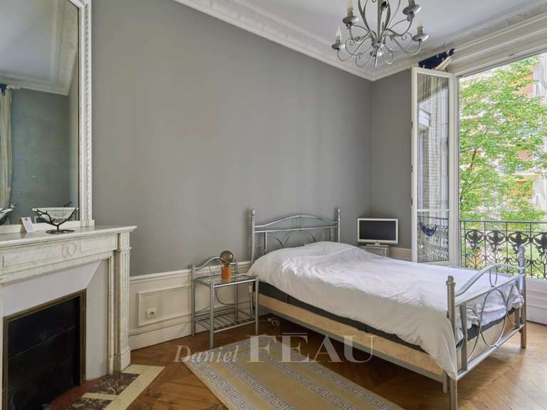Appartement Paris 16e - 3 chambres - 147m²