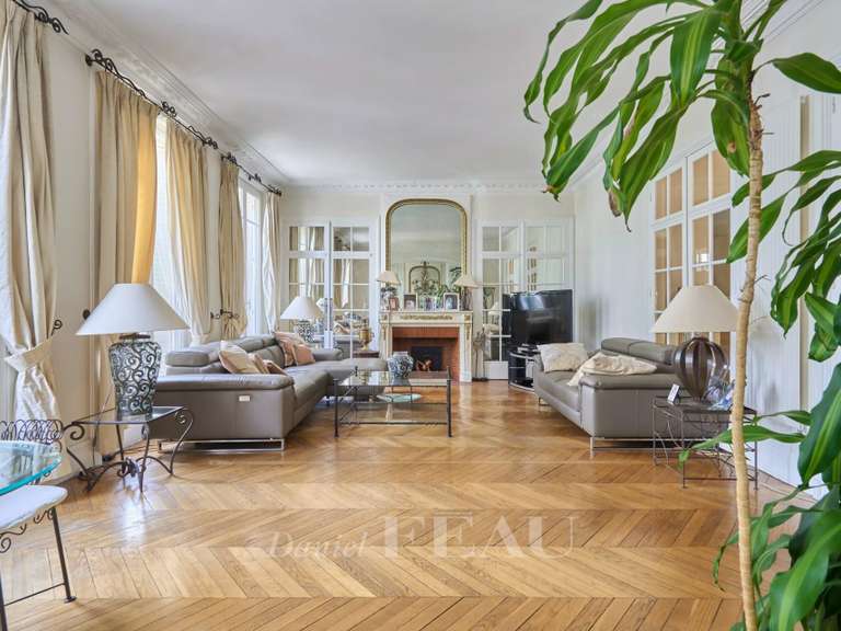 Appartement Paris 16e - 3 chambres - 147m²