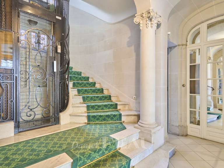 Appartement Paris 16e - 3 chambres - 147m²