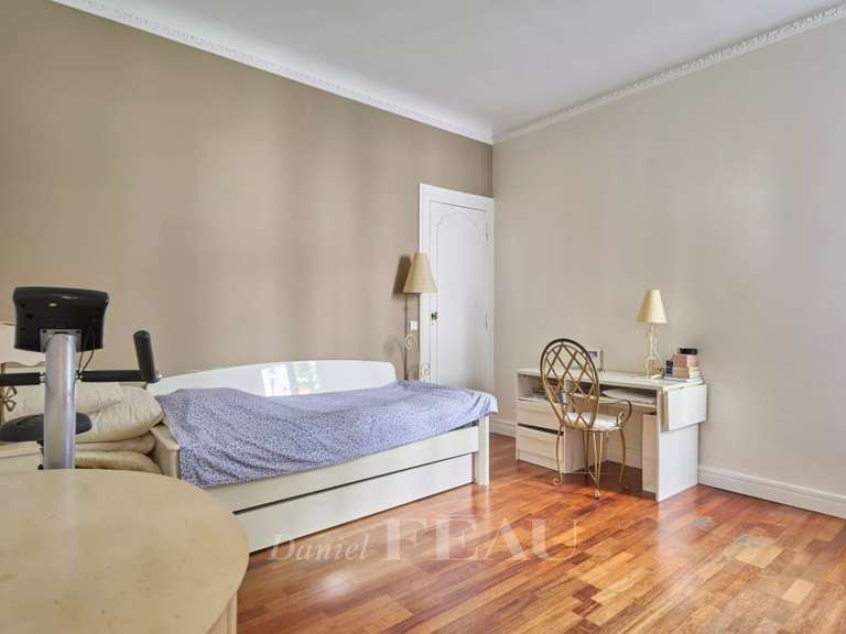 Appartement Paris 16e - 3 chambres - 147m²