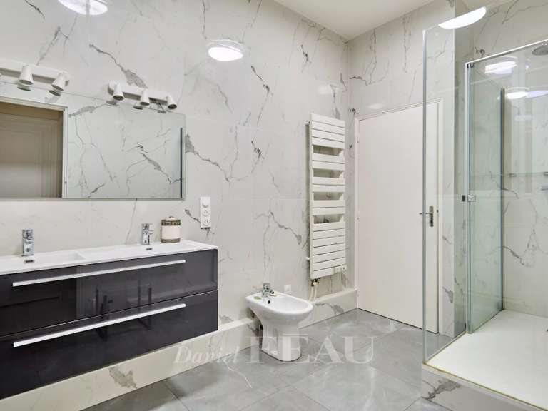 Appartement Paris 16e - 3 chambres - 147m²