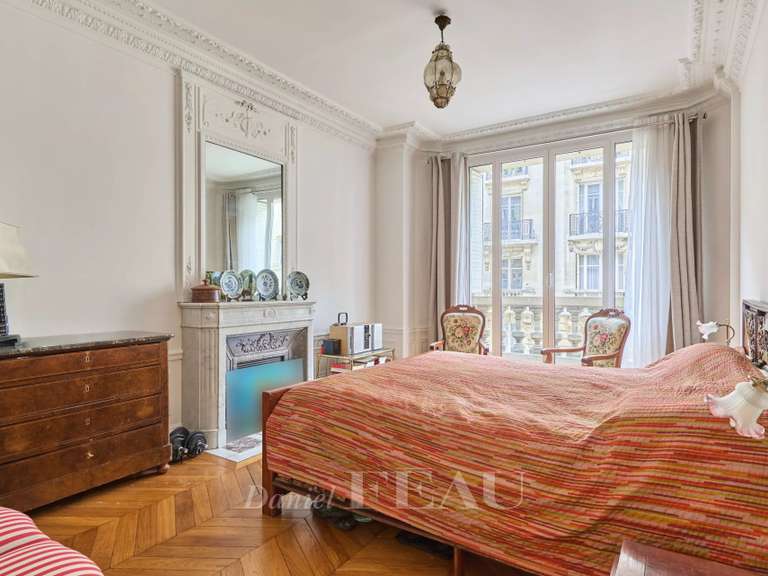 Appartement Paris 16e - 4 chambres - 182m²