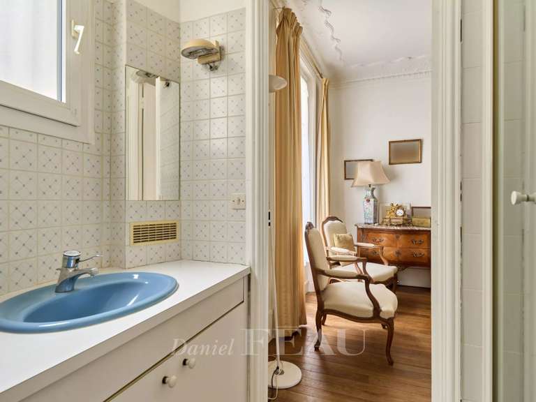 Appartement Paris 16e - 4 chambres - 182m²