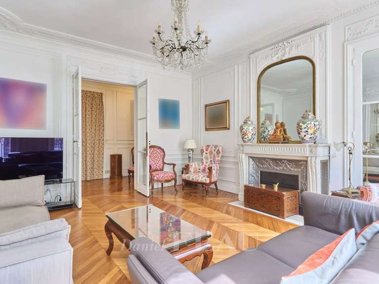 Appartement Paris 16e - 4 chambres - 182m²