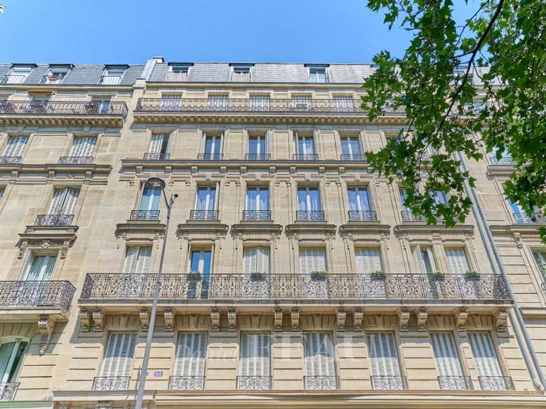 Appartement Paris 16e - 3 chambres - 124m²
