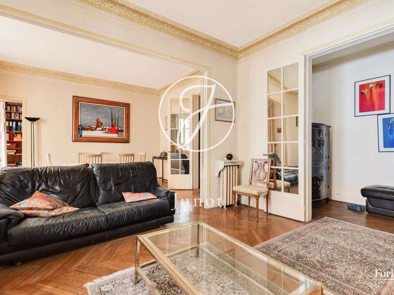 Appartement Paris 16e - 2 chambres - 104m²