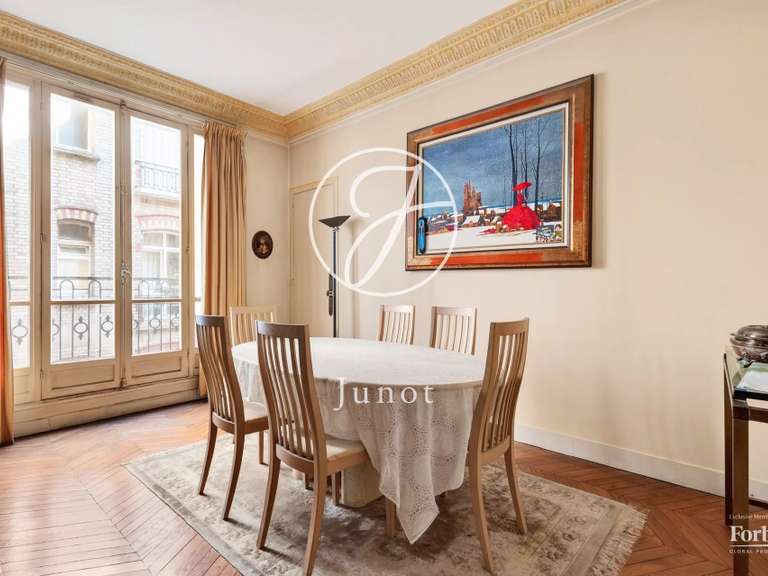 Appartement Paris 16e - 2 chambres - 104m²